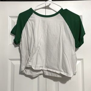 FOREVER 21 Women’s M Green and White crop top